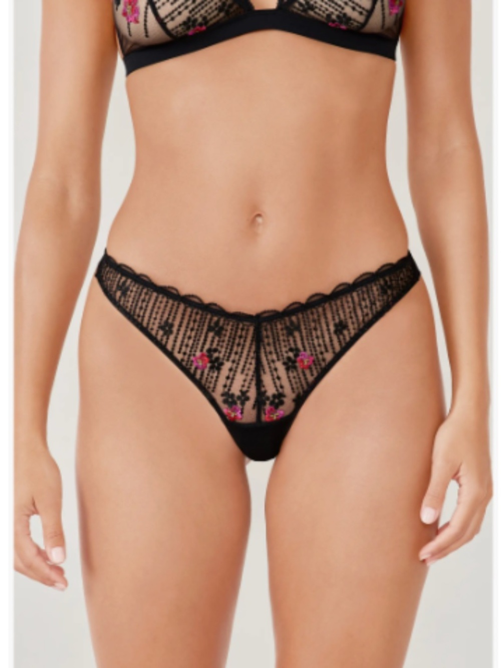 Etam Drama Tanga  NWT